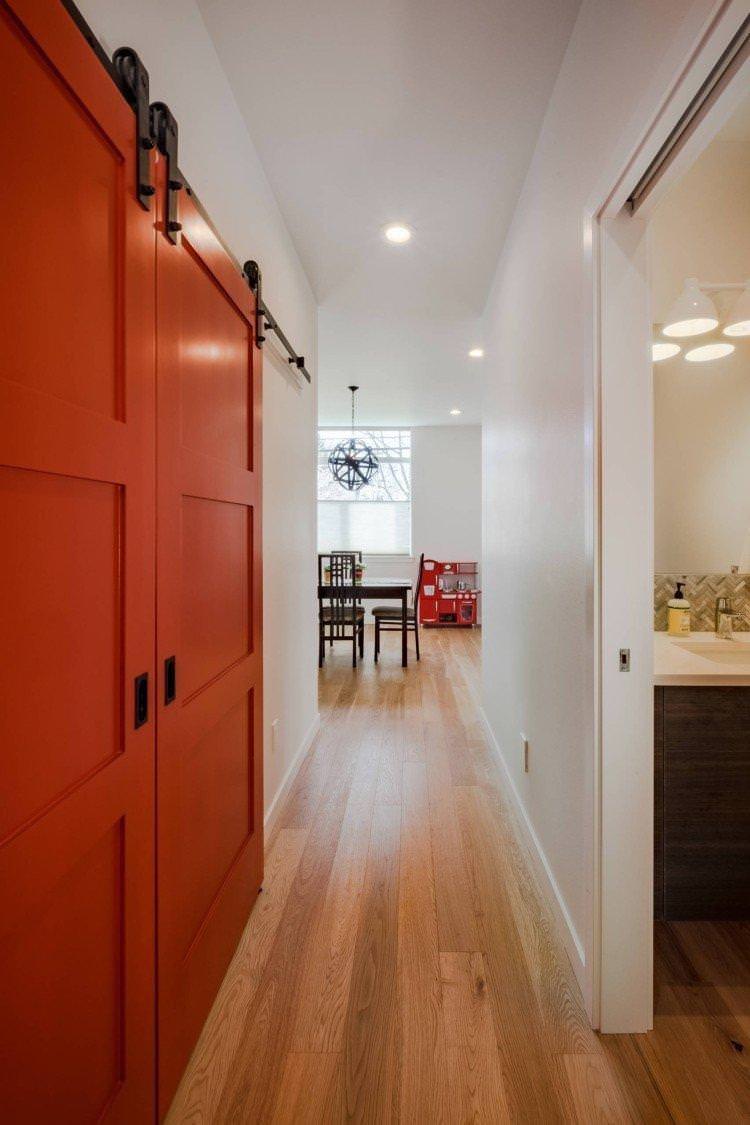 Сучасний коридор у квартирі - дизайн фото