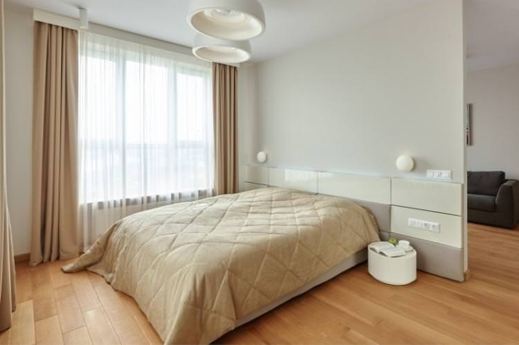 Біжова спальня в стилі мінімалізм - Дизайн інтер'єру
