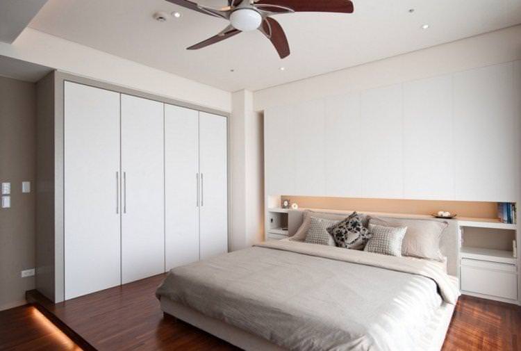 Світла спальня в стилі мінімалізм - дизайн фото