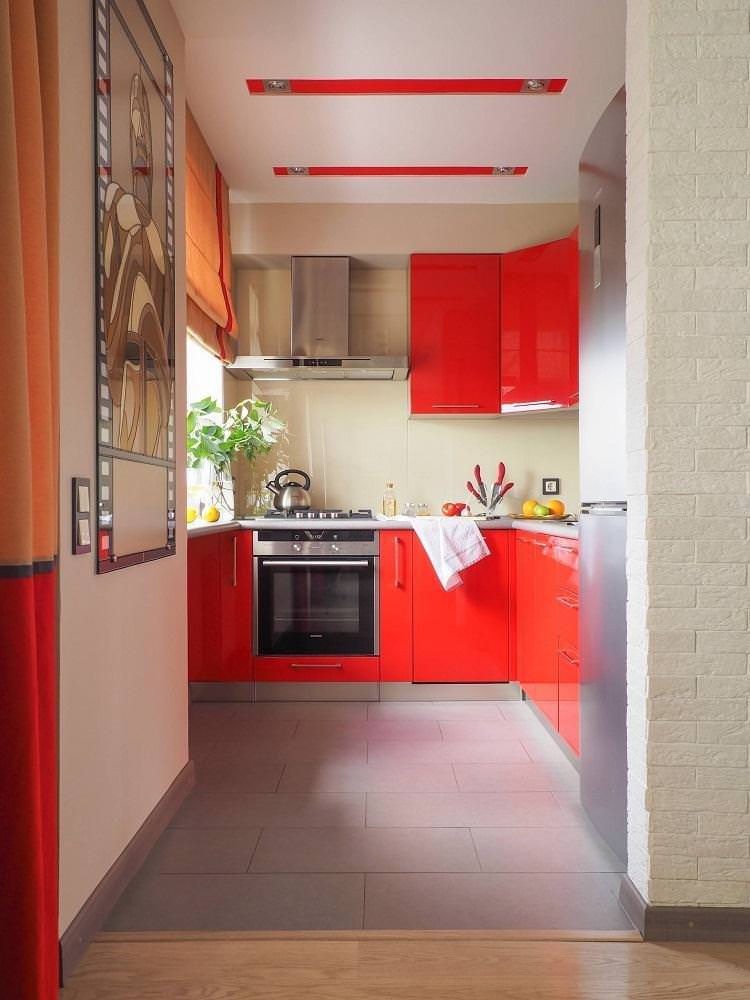 Червона кухня 2 на 3 метри - Дизайн інтер'єру