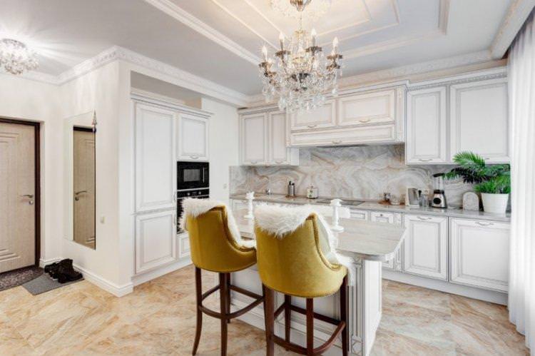 Біла кухня в класичному стилі - Дизайн інтер'єру