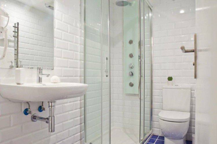 Вузька ванна кімната - дизайн інтер'єру фото
