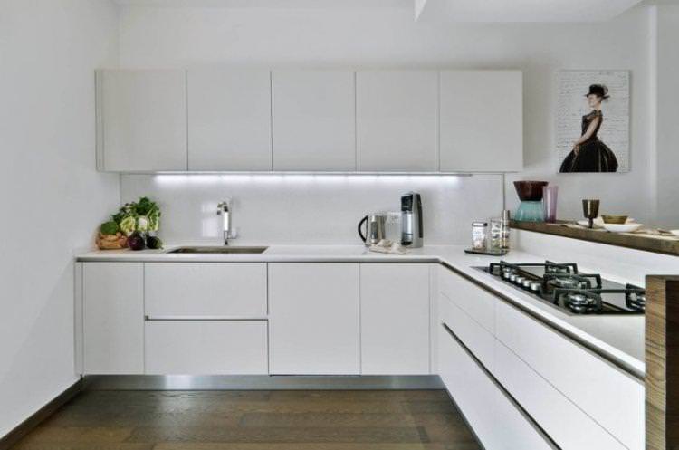 Біла кухня з білою стільницею у скандинавському стилі - Дизайн інтер'єру