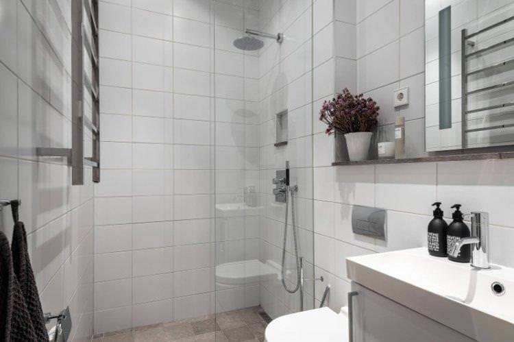 Біла ванна кімната в скандинавському стилі - Дизайн інтер'єру