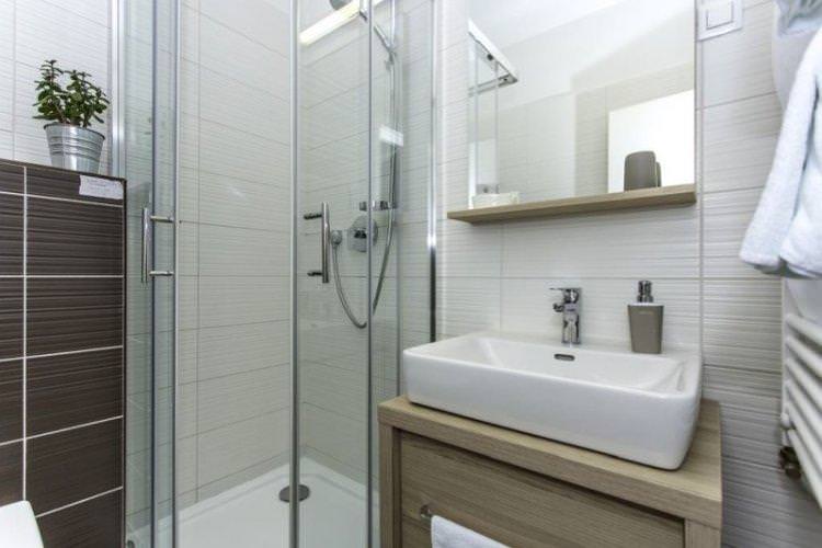 Біжова ванна кімната в скандинавському стилі - Дизайн інтер'єру