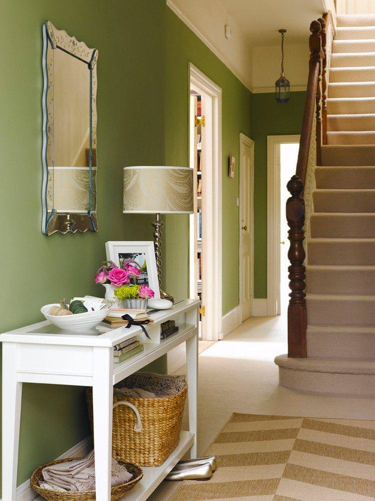 Зелений колір в інтер'єрі передпокою та коридору - дизайн фото