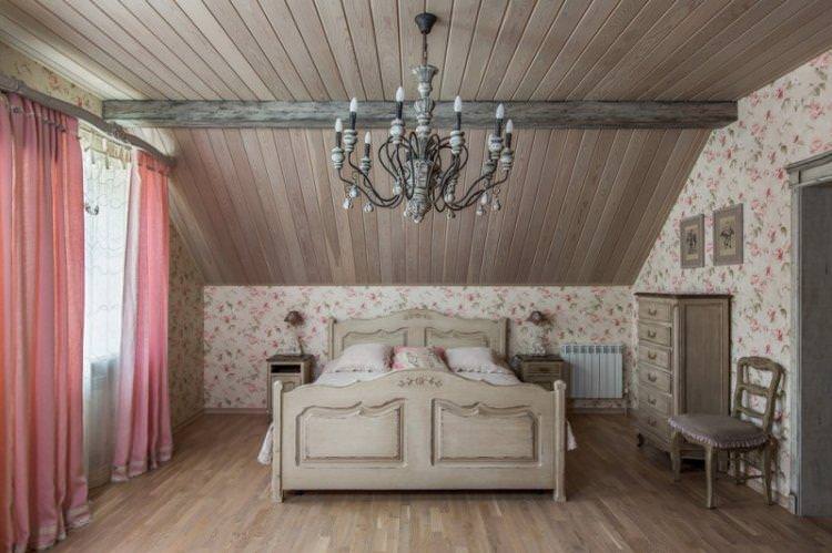 Дизайн спальні в мансарді - фото