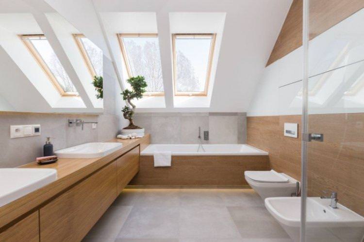 Дизайн ванної кімнати в мансарді - фото