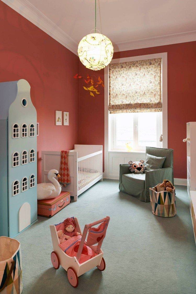 Червоний колір в інтер'єрі дитячої кімнати - фото