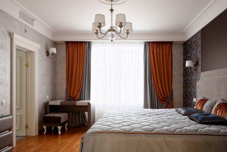 Штори для спальні в класичному стилі