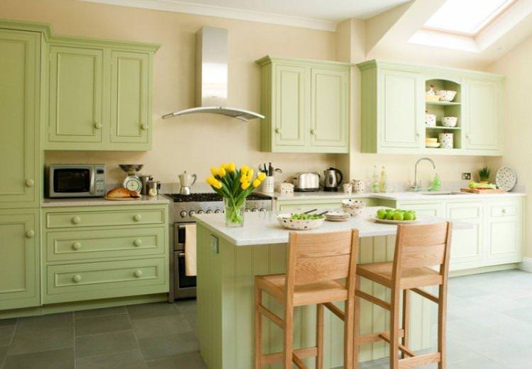Фісташковий колір на кухні - дизайн фото