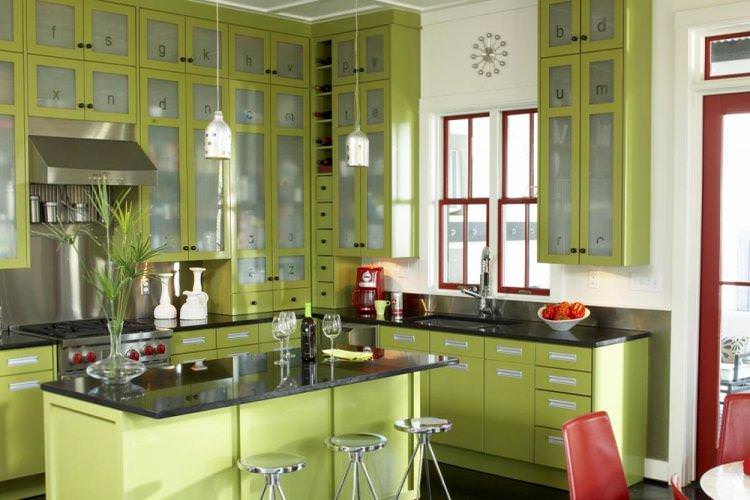 Фісташковий колір на кухні - дизайн фото