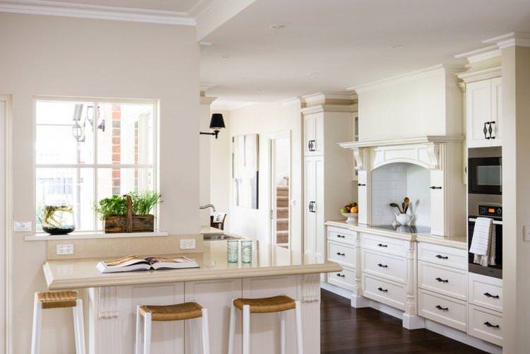 Біла кухня в стилі кантрі - Дизайн інтер'єру