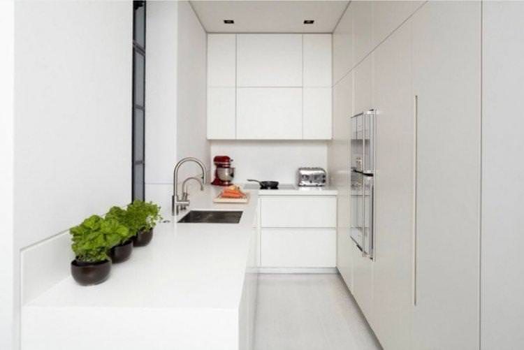 Дизайн маленької кухні в стилі мінімалізм