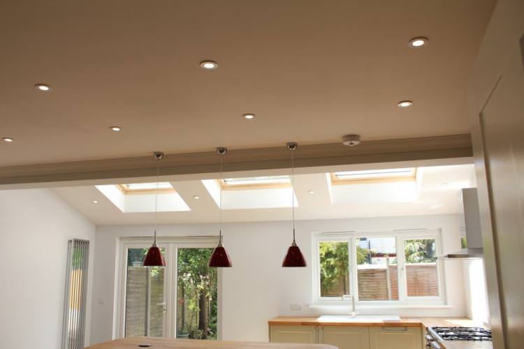 Підвісні світильники - Підсвічування стелі з гіпсокартону на кухні