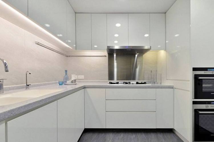 Біла кухня в стилі модерн - Дизайн інтер'єру
