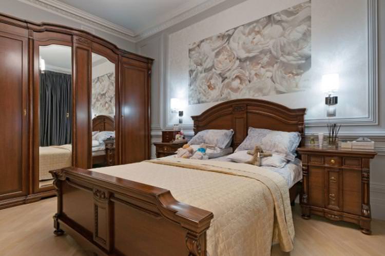 Коричнева спальня в класичному стилі - Дизайн інтер'єру
