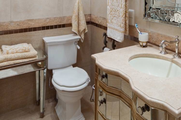 Ванна кімната в хрущовці в стилі неокласика - Дизайн інтер'єру