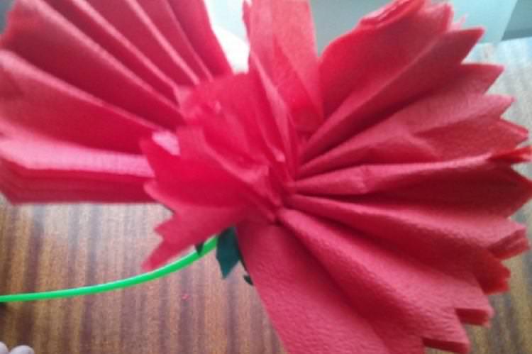 Гвоздика - Квіти із серветок своїми руками